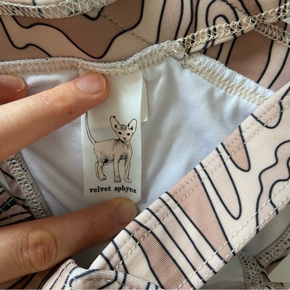 Velvet sphinx garth top & bottom bikini set - Picture 6 of 7